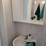 E&g *