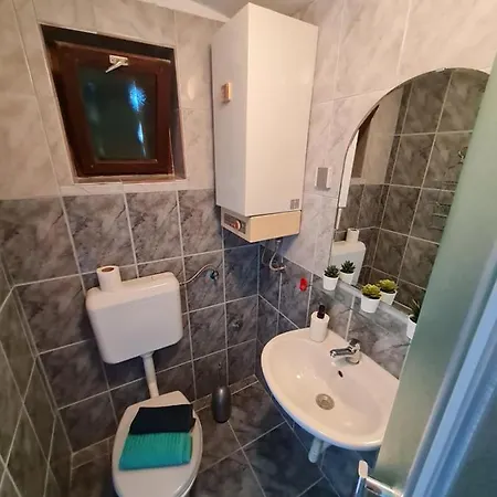 Apartment E&g *